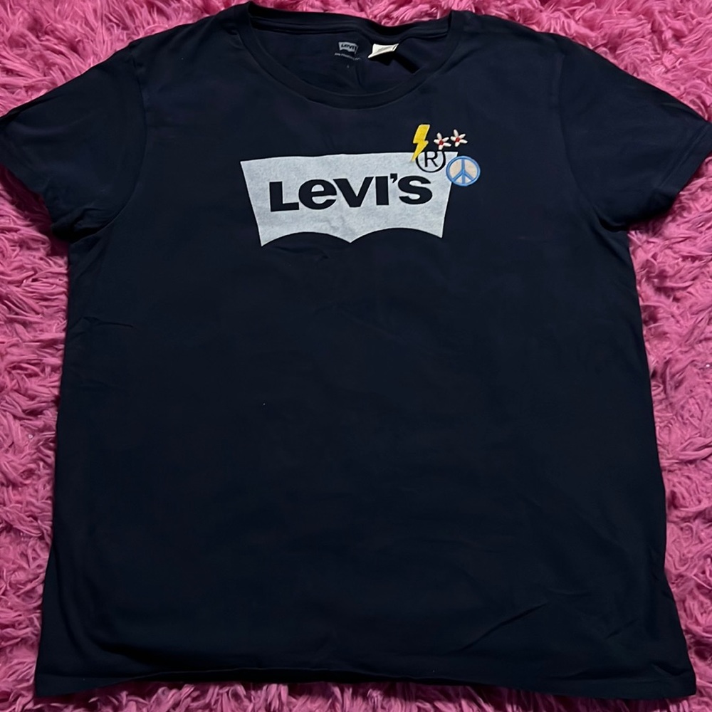 Womens Levi’s Tshirt